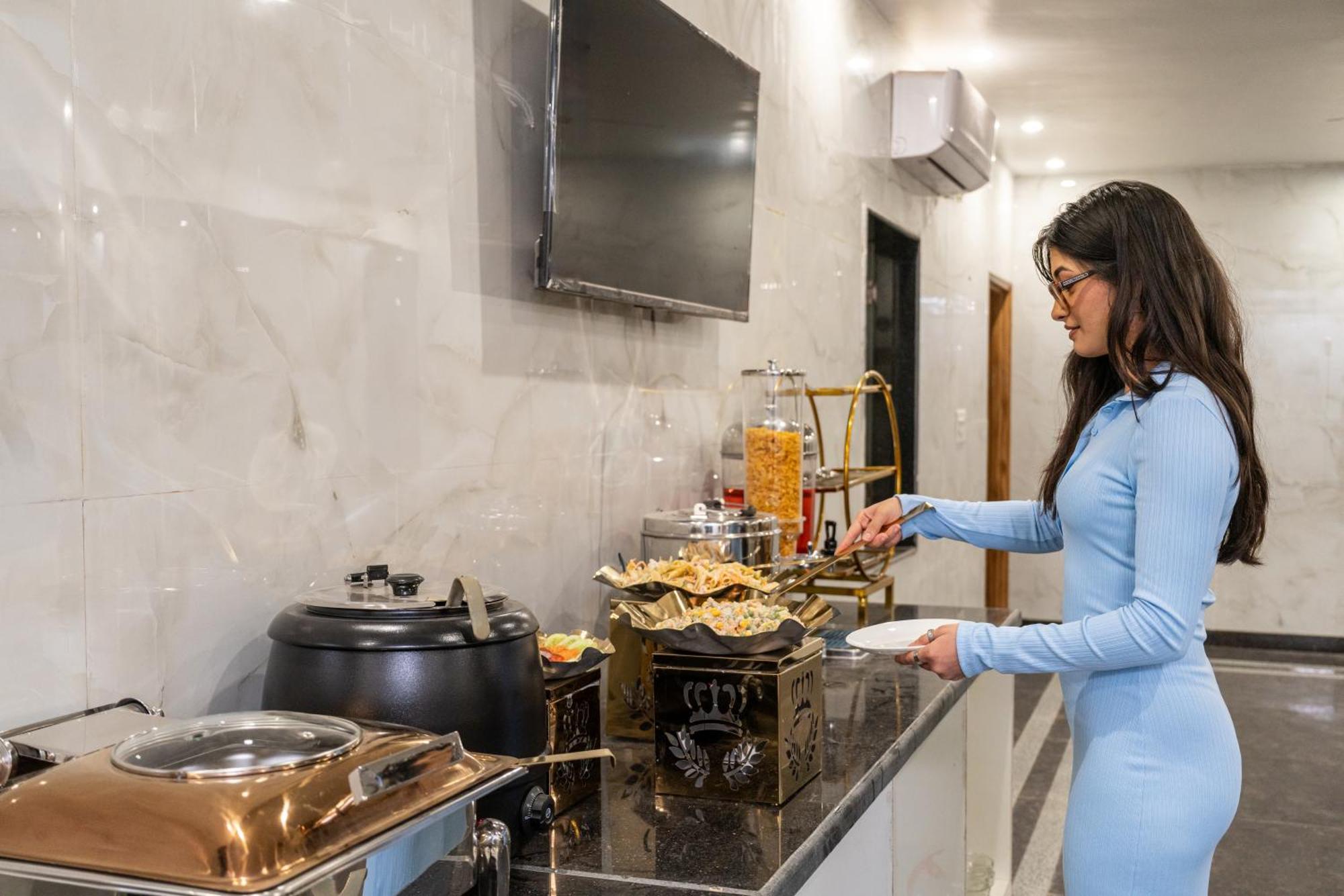 Lime Tree Hotel & One Bhk Serviced Apartment Noida - Sector 50 Metro Bagian luar foto