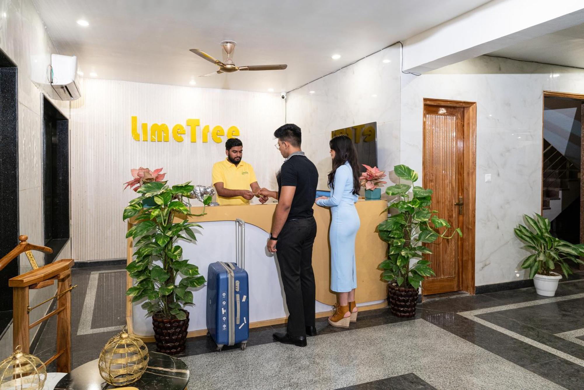 Lime Tree Hotel & One Bhk Serviced Apartment Noida - Sector 50 Metro Bagian luar foto